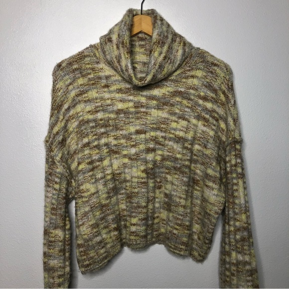 American Eagle Outfitters Cowl Neck Space Dye Crop Sweater S - Picture 2 of 7